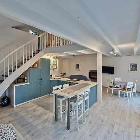 Modern With Terrace Holiday home